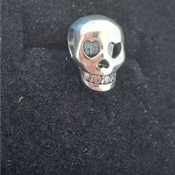 925 Sterling Silver Skull Charm - Picture 3 of 9